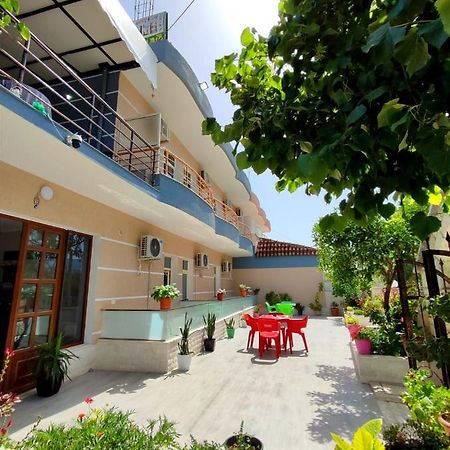 Hotel Vila Flowers Vlorë エクステリア 写真