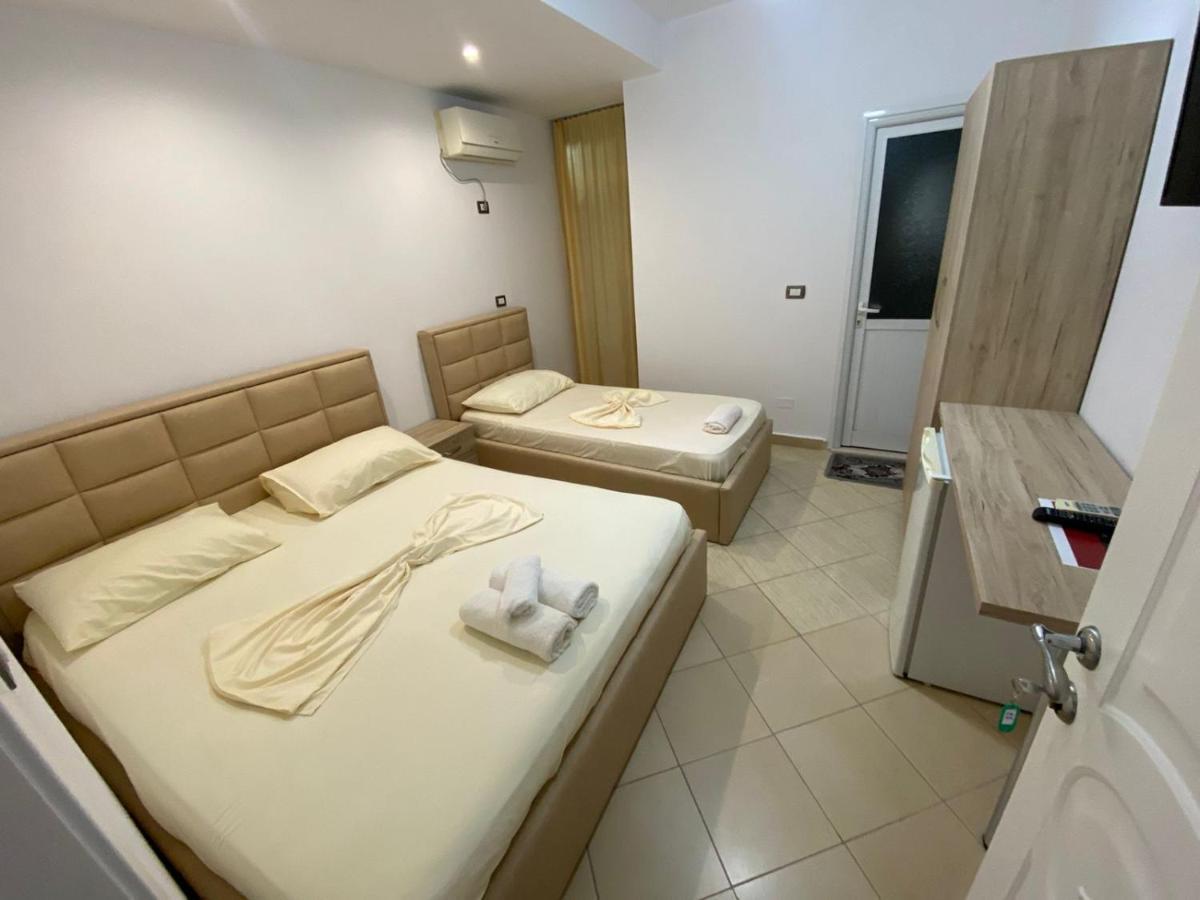 Hotel Vila Flowers Vlorë 部屋 写真