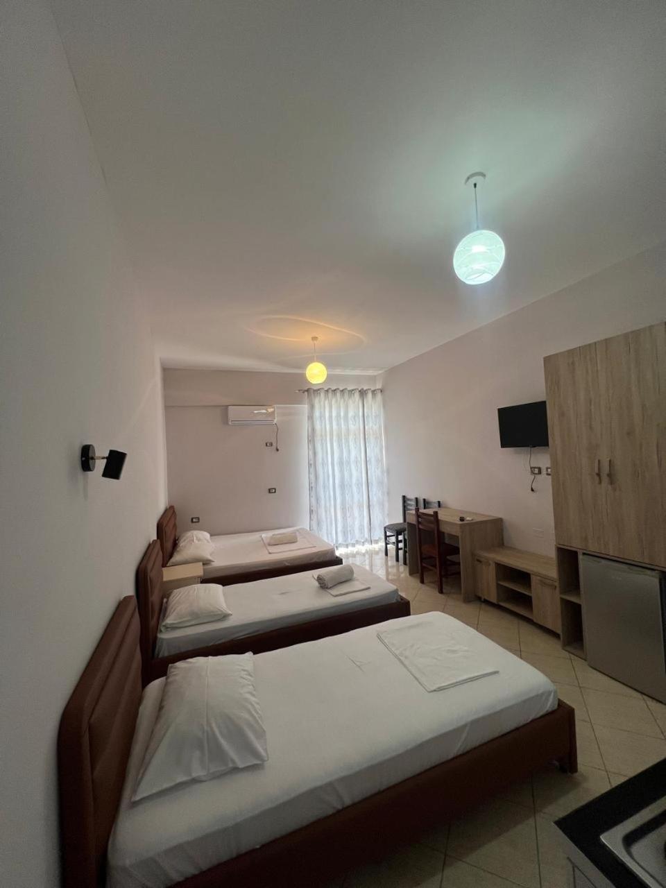 Hotel Vila Flowers Vlorë 部屋 写真