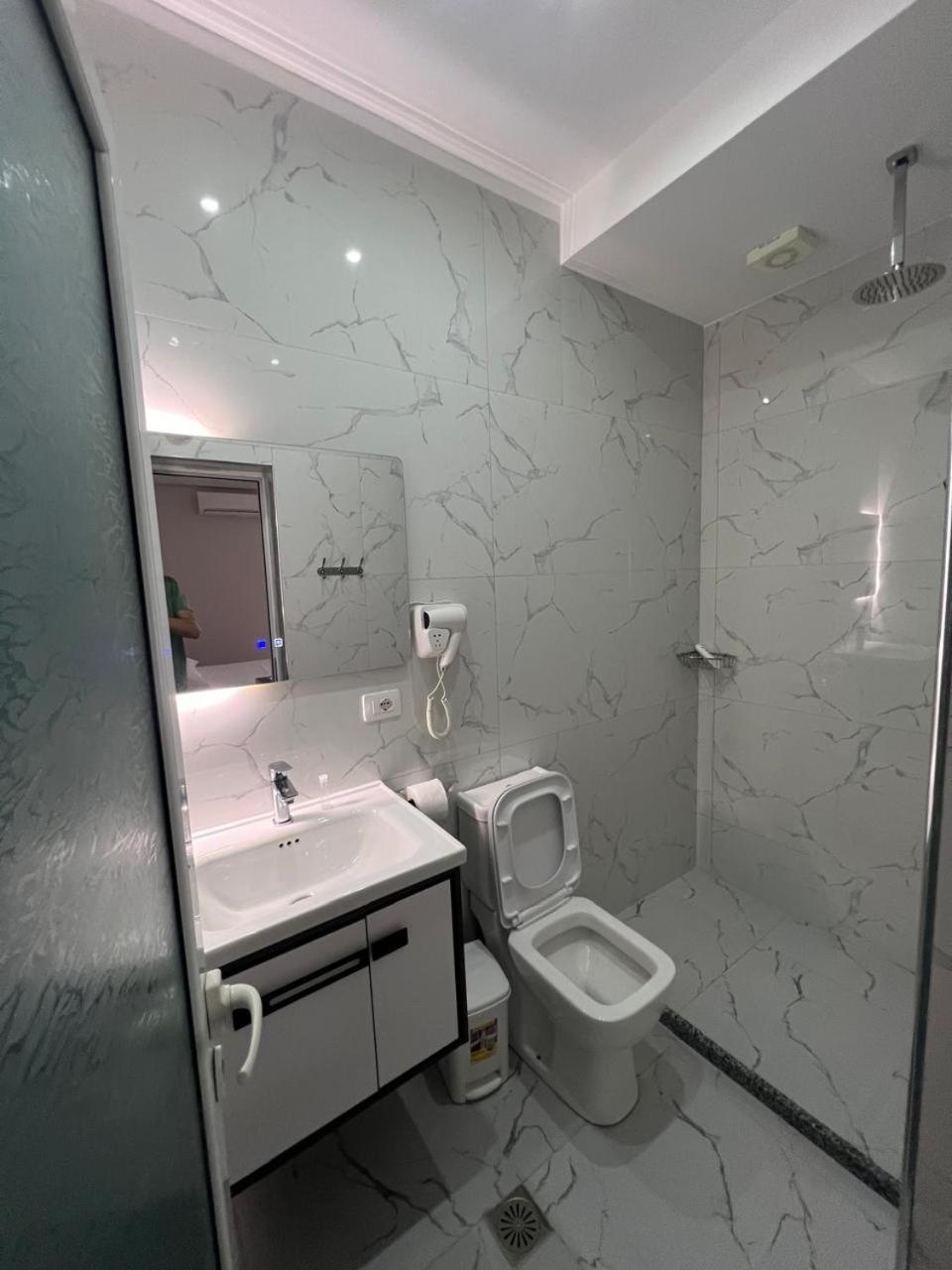 Hotel Vila Flowers Vlorë 部屋 写真